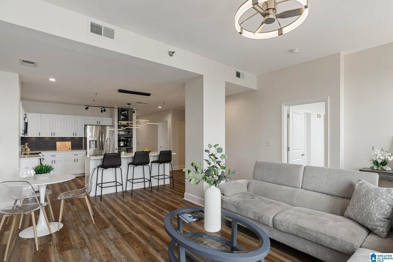 2024 2ND AVENUE - Photo 1
