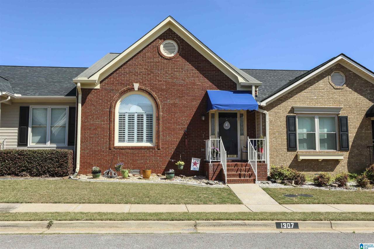 1307 Cambridge Place - Photo 1