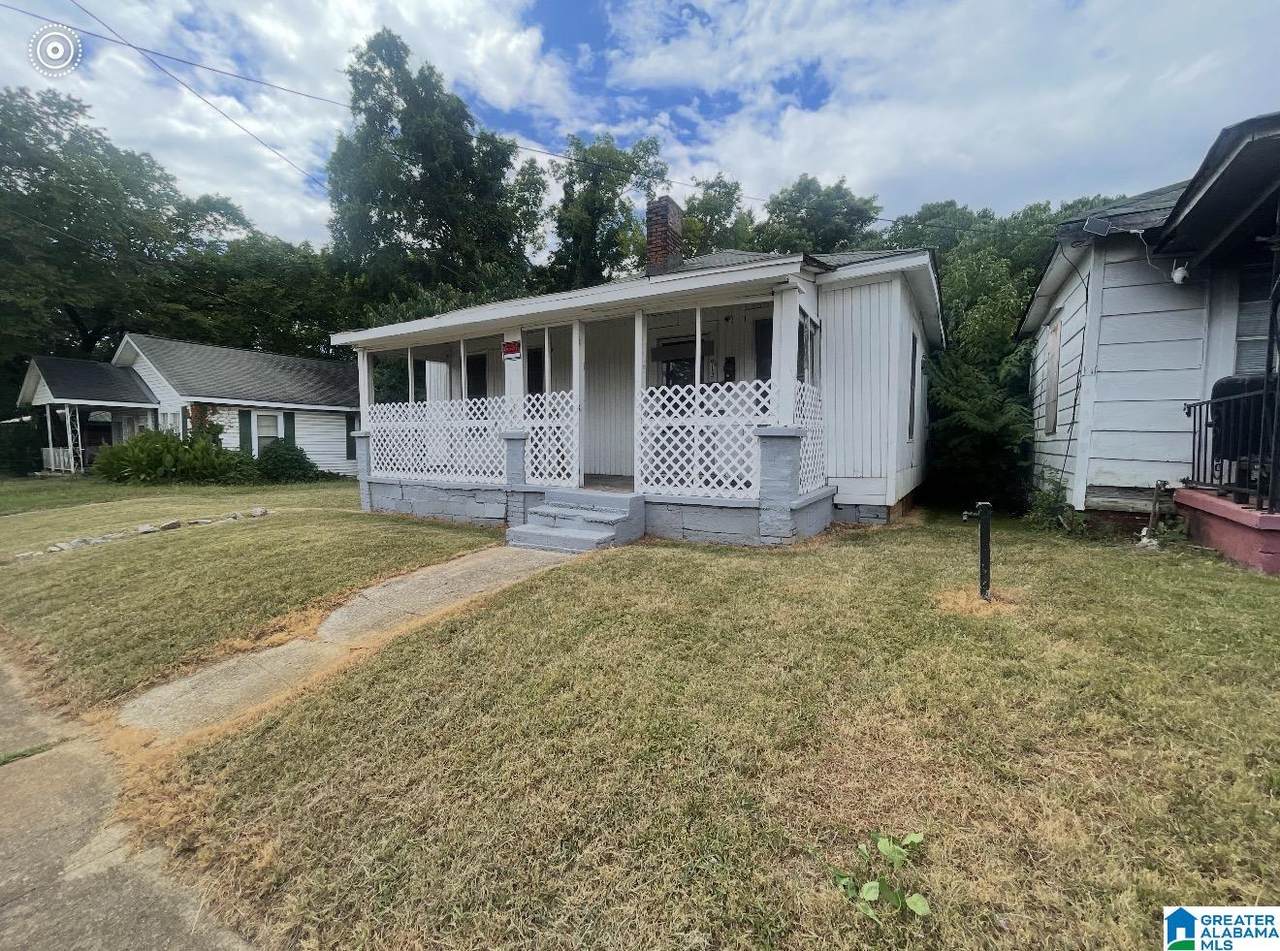 918 9TH AVENUE - Photo 1