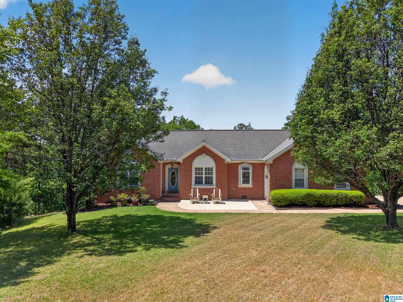 10 Laurel Circle - Photo 1