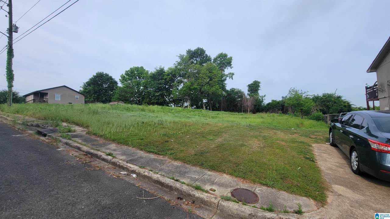 724 Spring Street - Photo 1