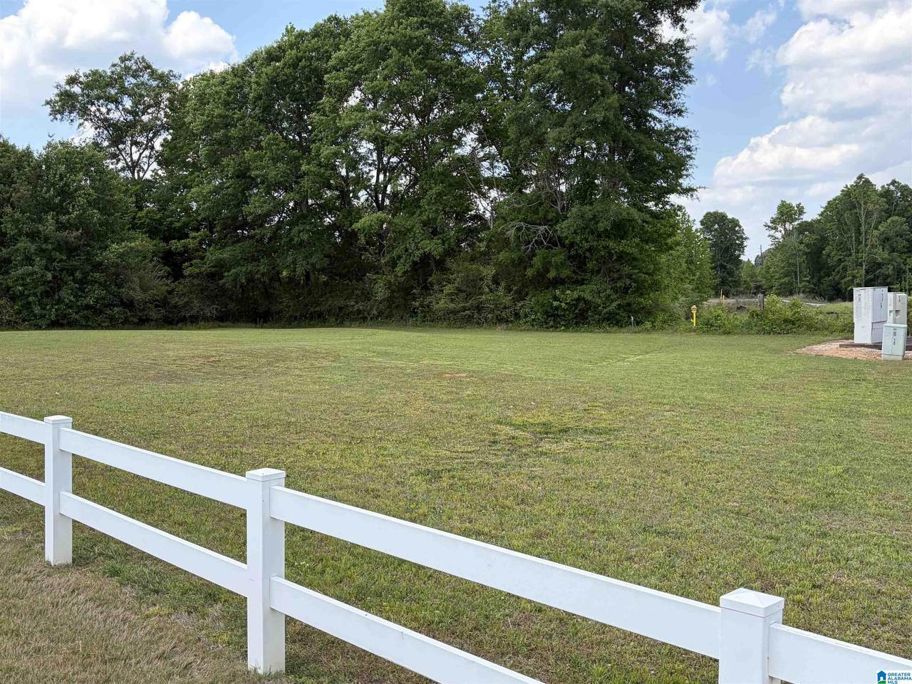 193 Silver Creek Parkway - Photo 1