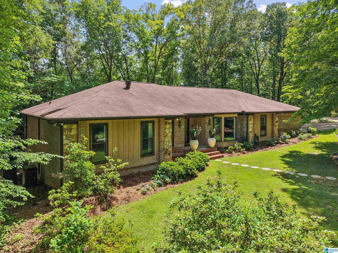 205 Hillside Drive - Photo 1