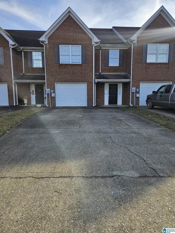 2056 Queens Court - Photo 1