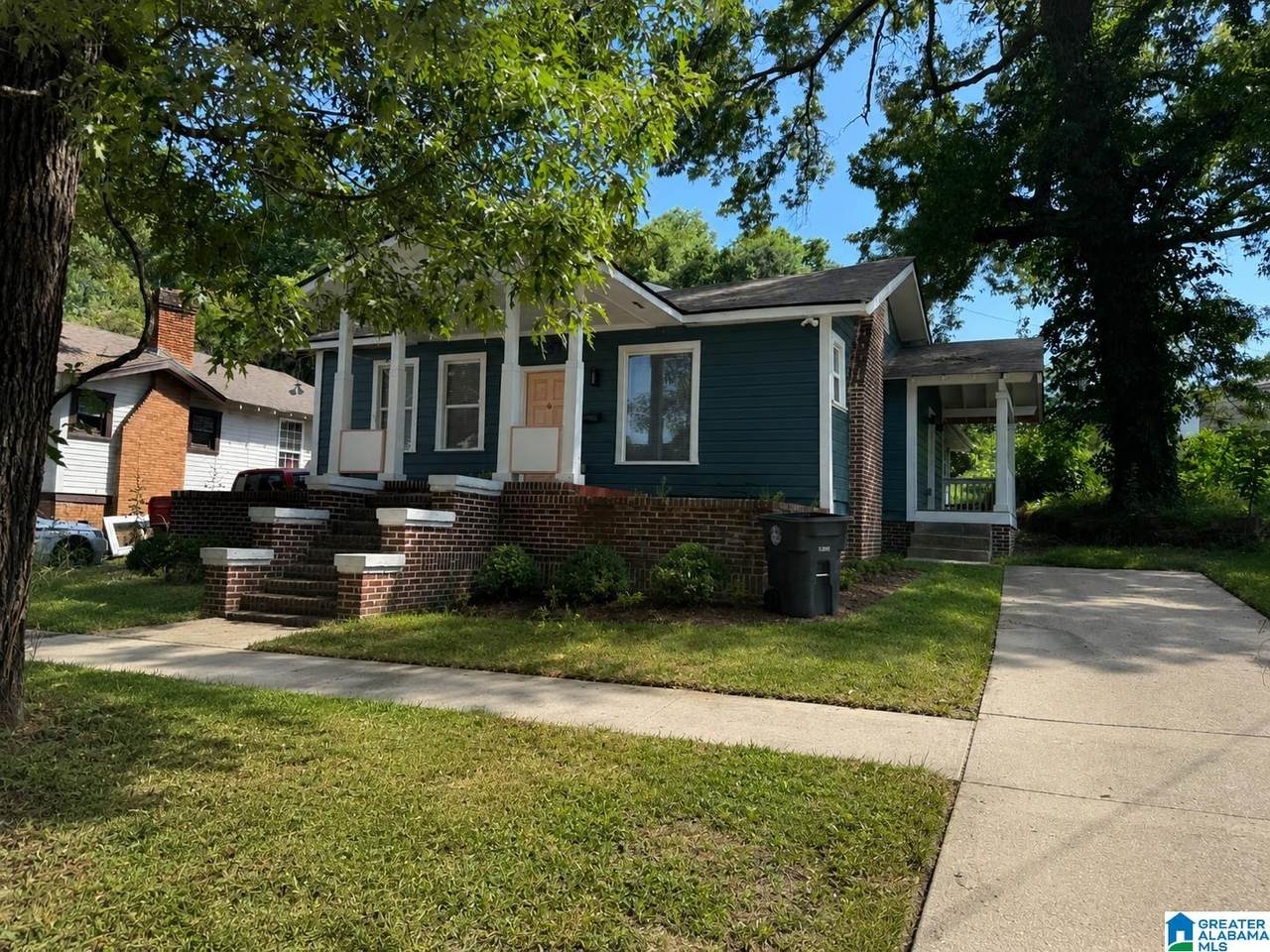 1257 Graymont Avenue - Photo 1