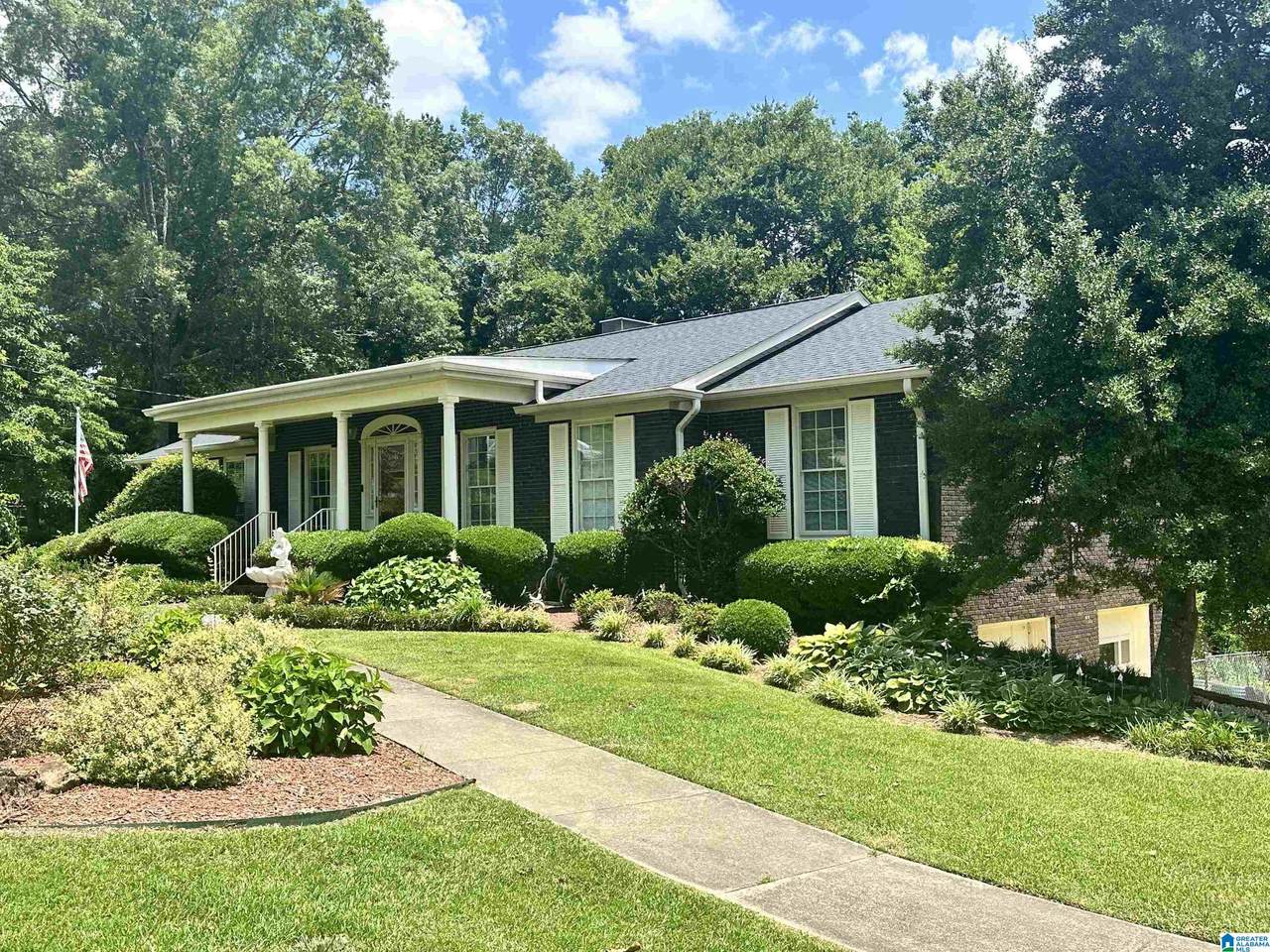 17 Christopher Way - Photo 1