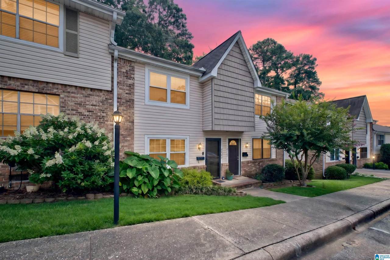 2725 Southbury Circle - Photo 1