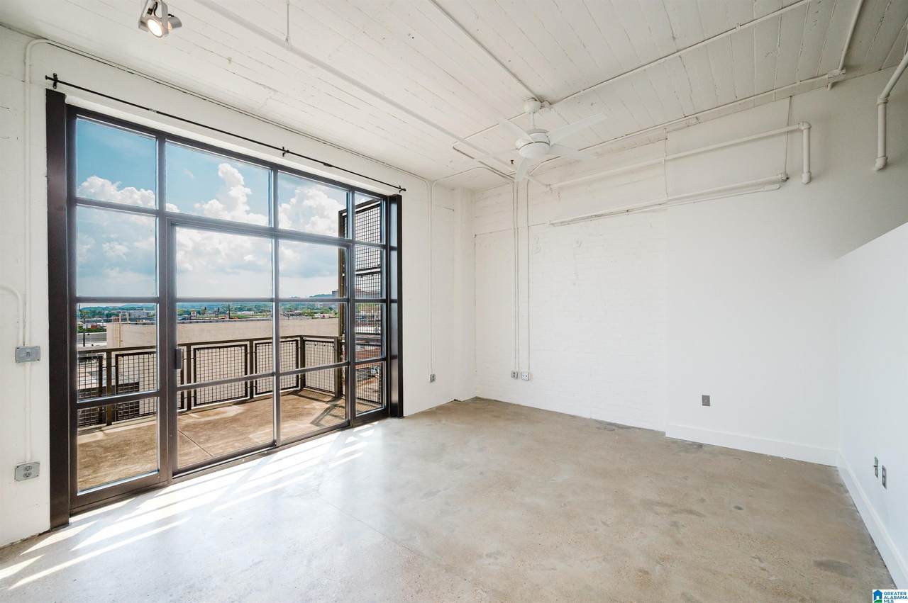 2201 5TH AVENUE - Photo 1