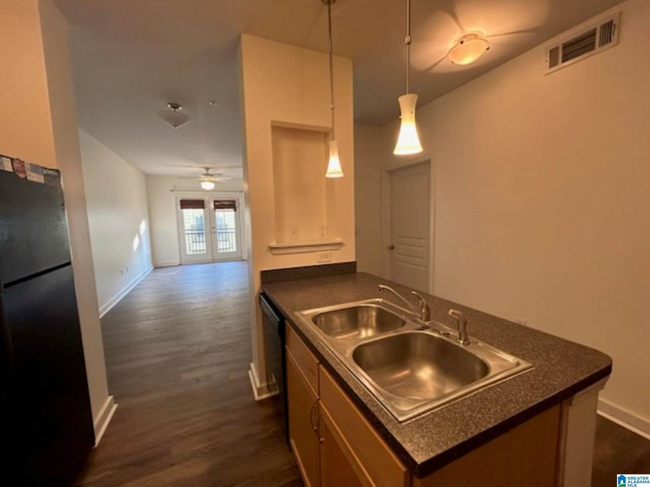 2020 5TH AVENUE - Photo 1
