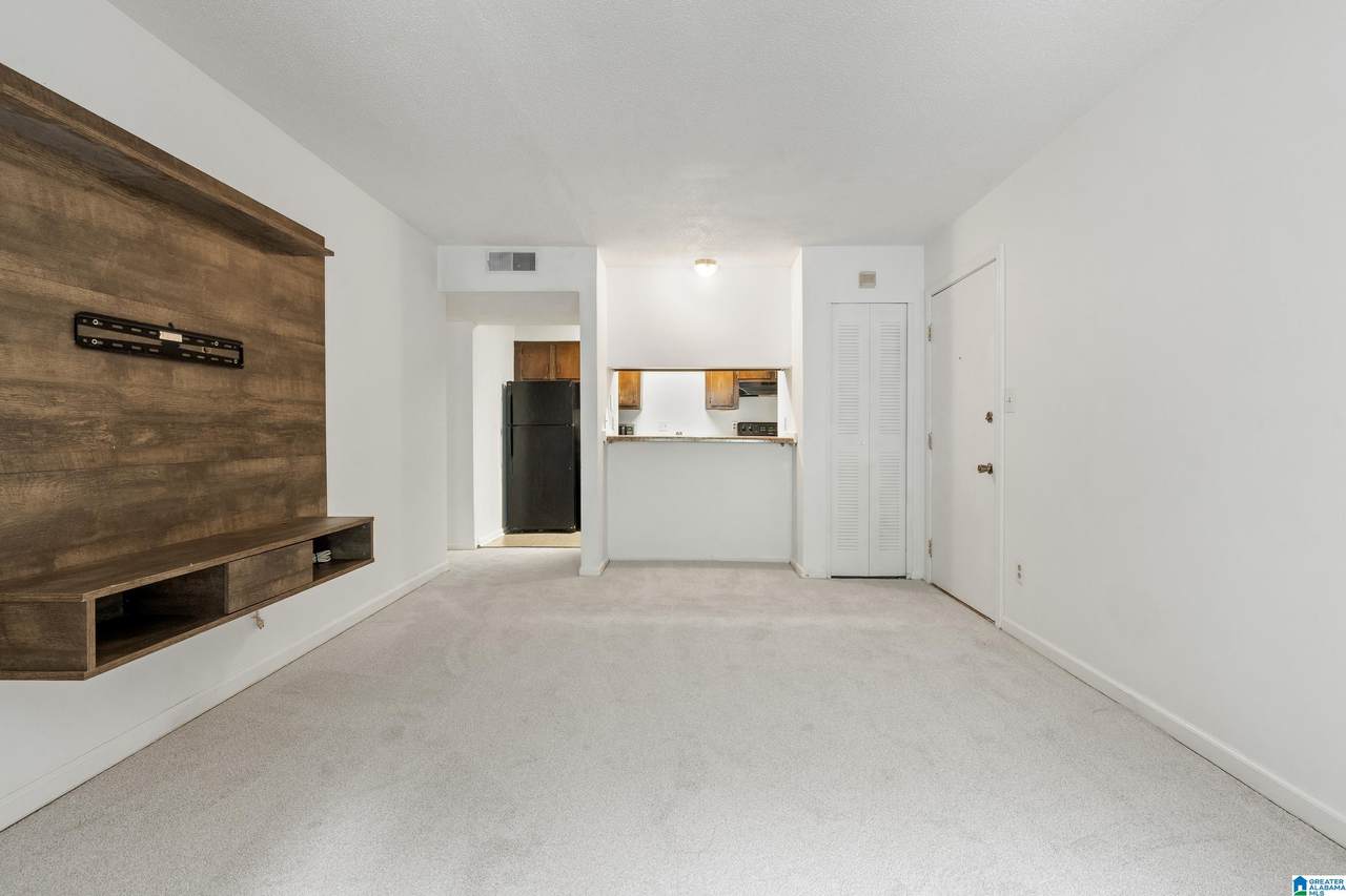 418 Skyview Drive - Photo 1