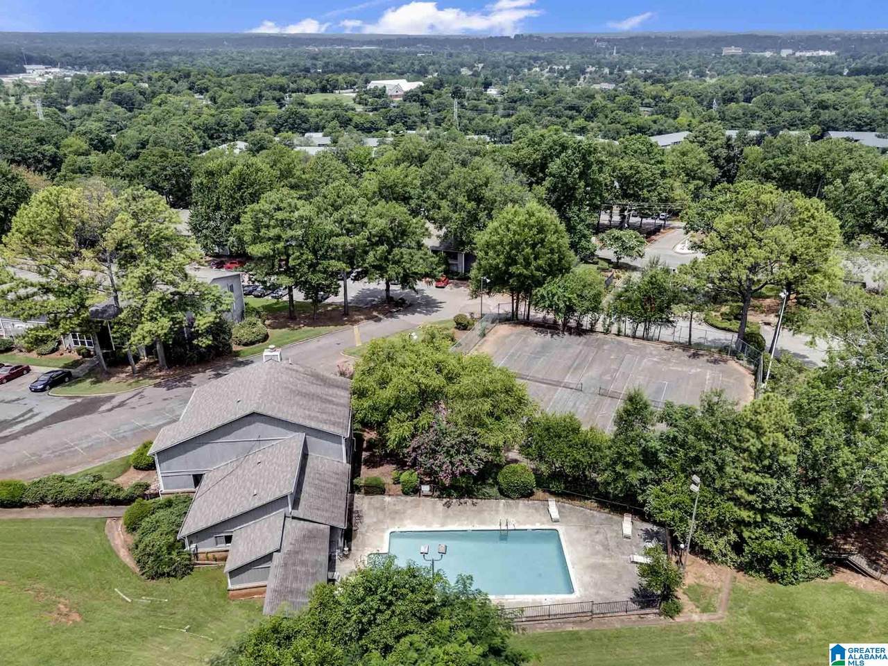 412 Skyview Drive - Photo 1