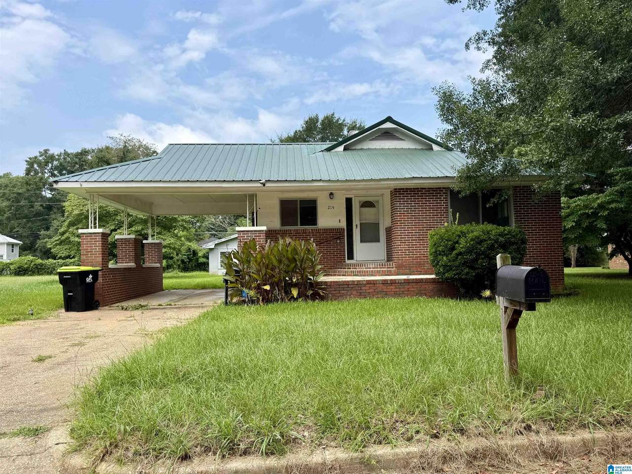215 Davis Avenue - Photo 1
