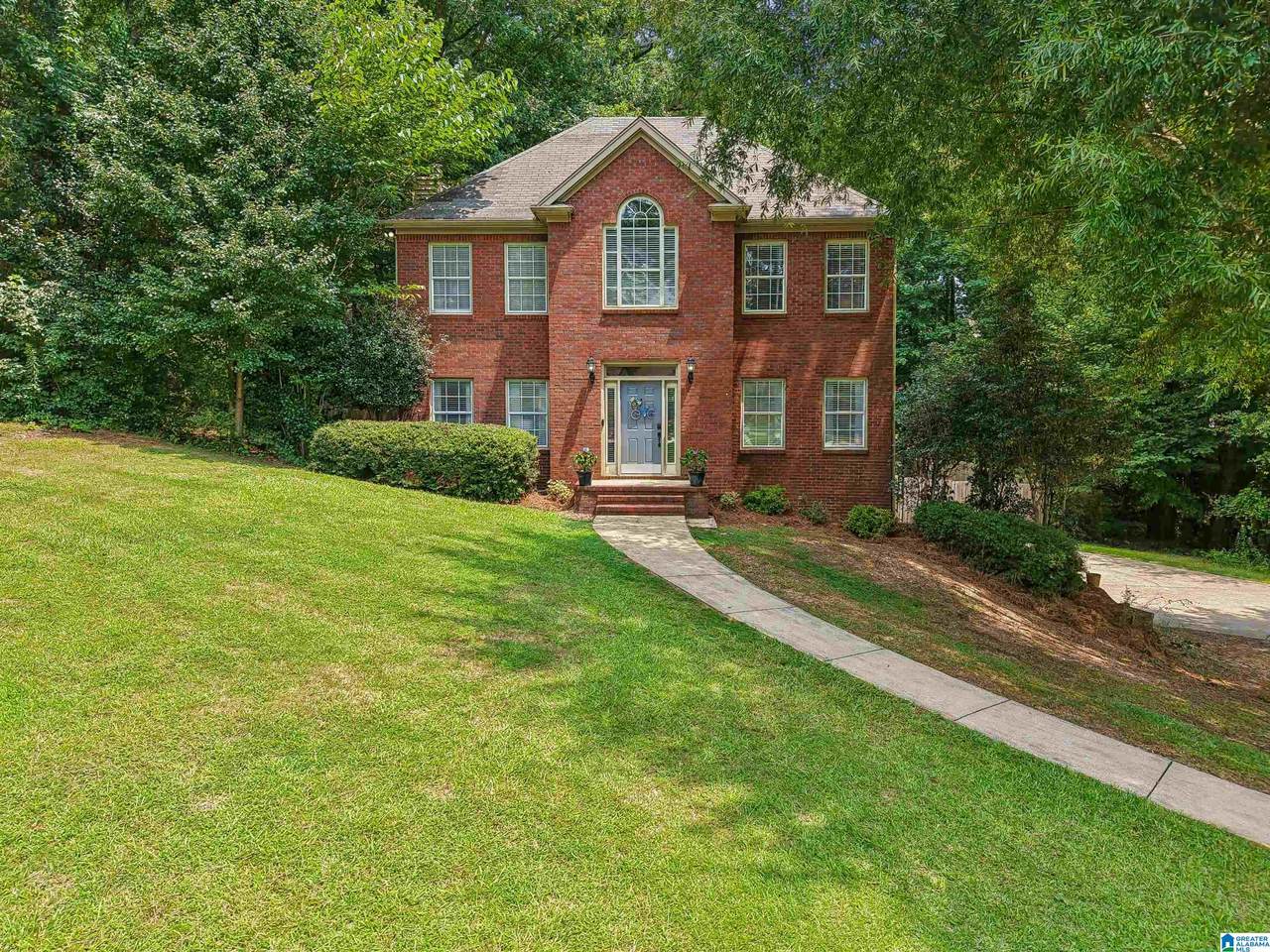180 Woodbury Drive - Photo 1