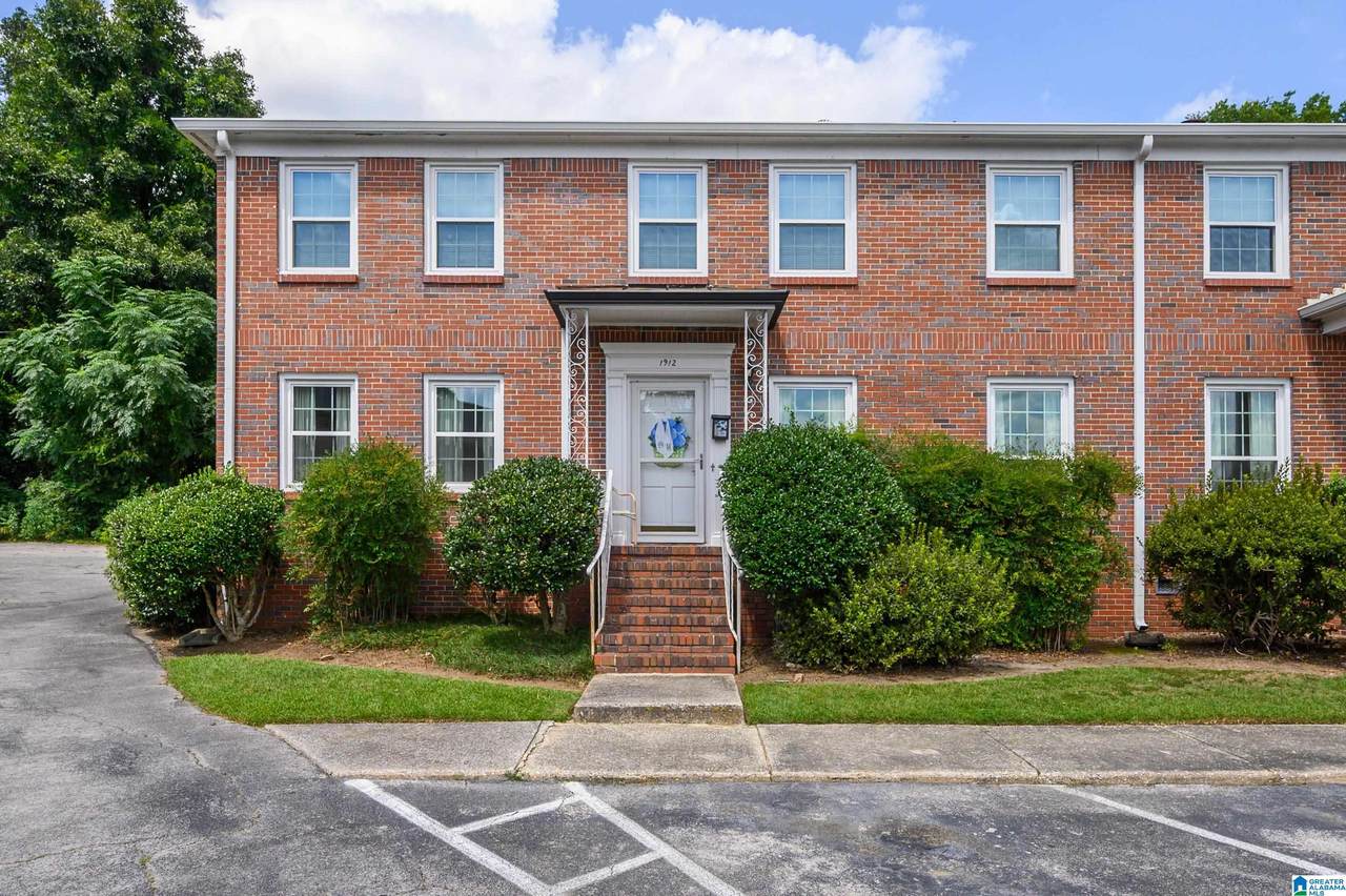 1912 Laurel Road - Photo 1