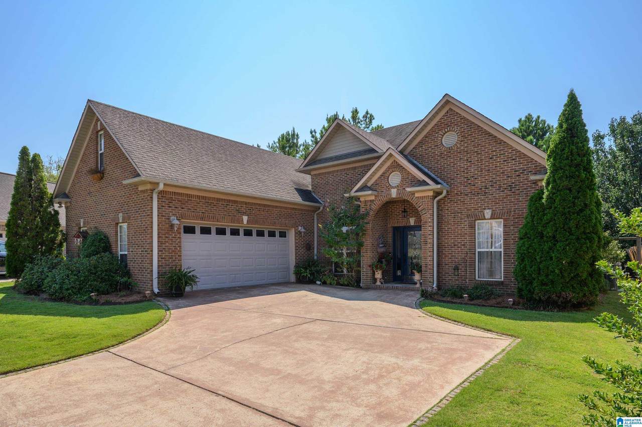 160 Oak Leaf Court - Photo 1