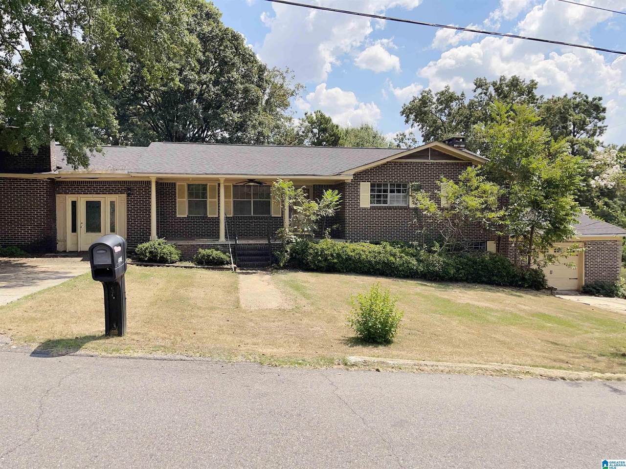 1005 Barclay Drive - Photo 1