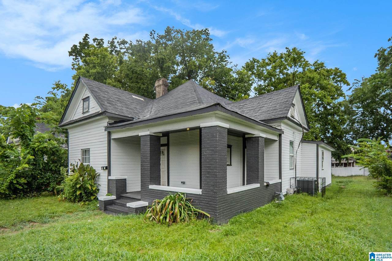 2908 Avenue F - Photo 1