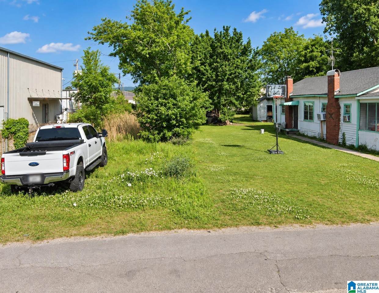 1812 11TH AVENUE - Photo 1