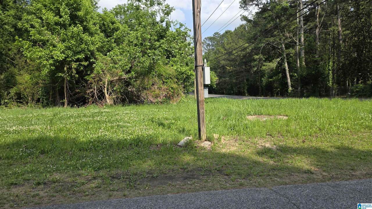 1025 2ND AVENUE - Photo 1
