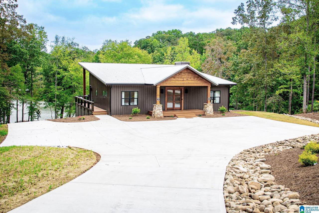 319 Arrowhead Drive - Photo 1
