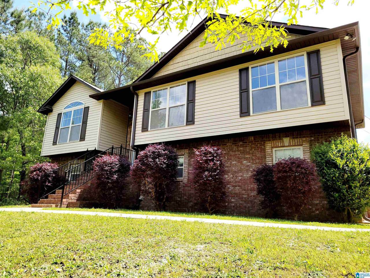 105 Whispering Way - Photo 1
