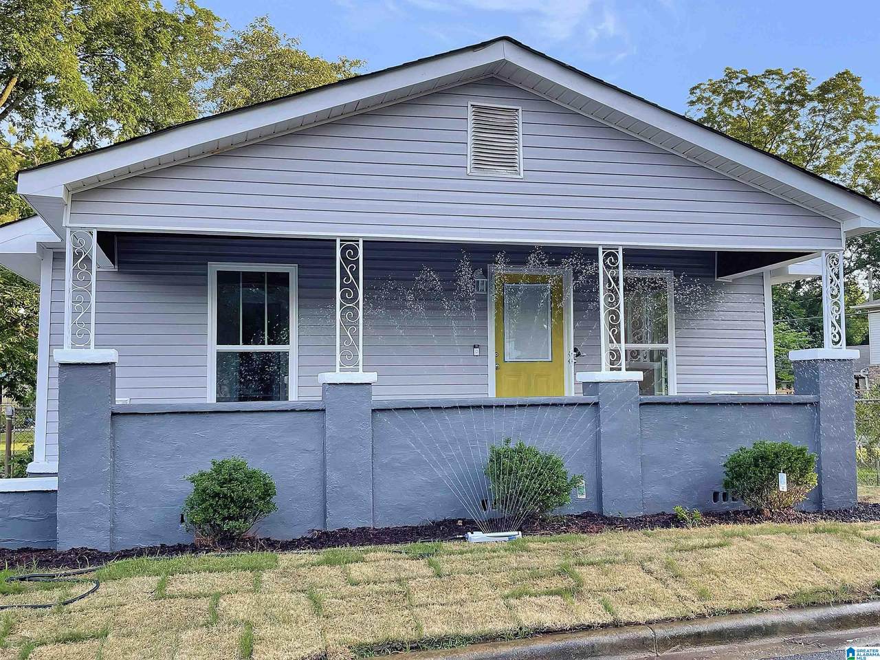 2737 Lawn Avenue - Photo 1