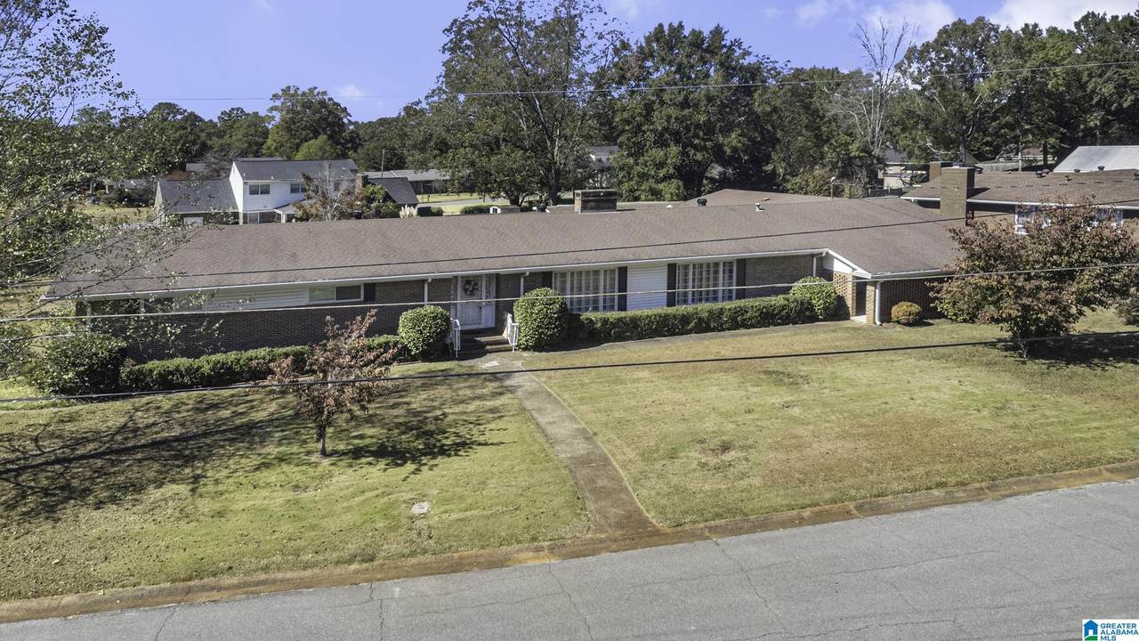 1021 Cloverdale Circle - Photo 1