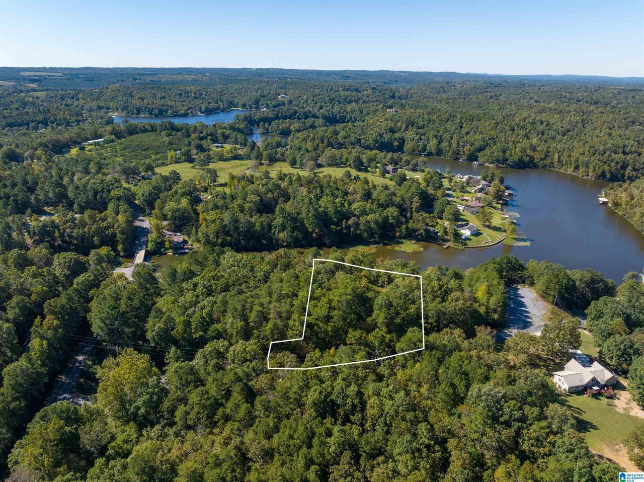 121 Lakeshore Drive - Photo 1