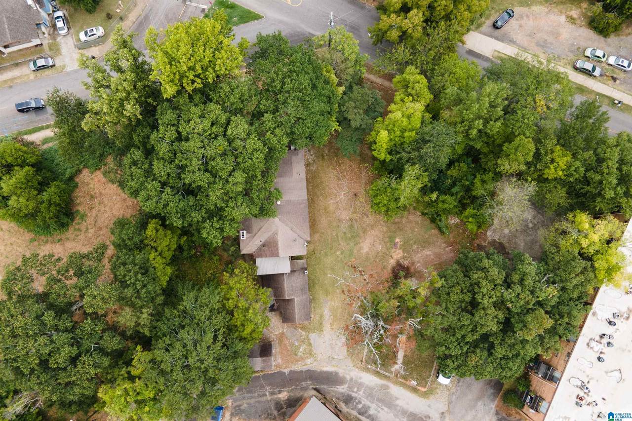 2403 10TH AVENUE - Photo 1