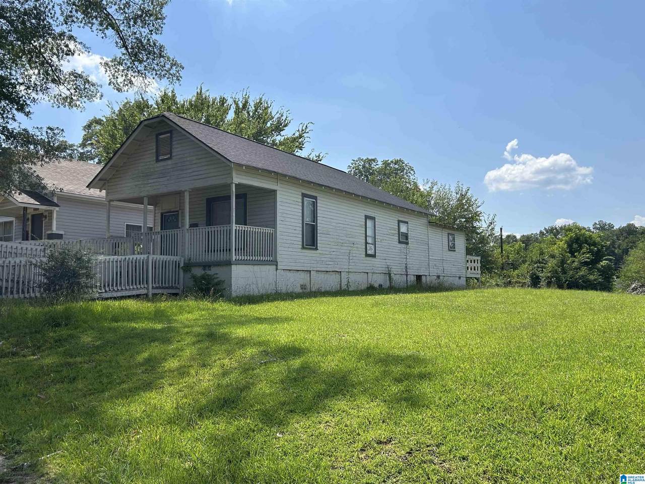 2224 Exeter Avenue - Photo 1