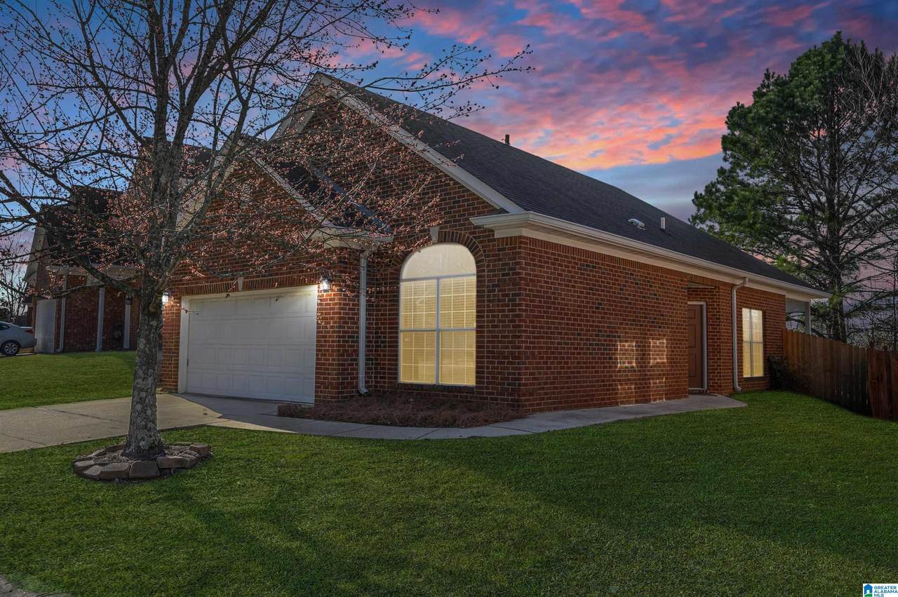 1020 Castlemaine Drive - Photo 1