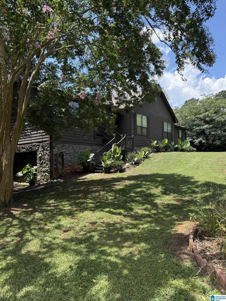 7104 Skyline Drive - Photo 1