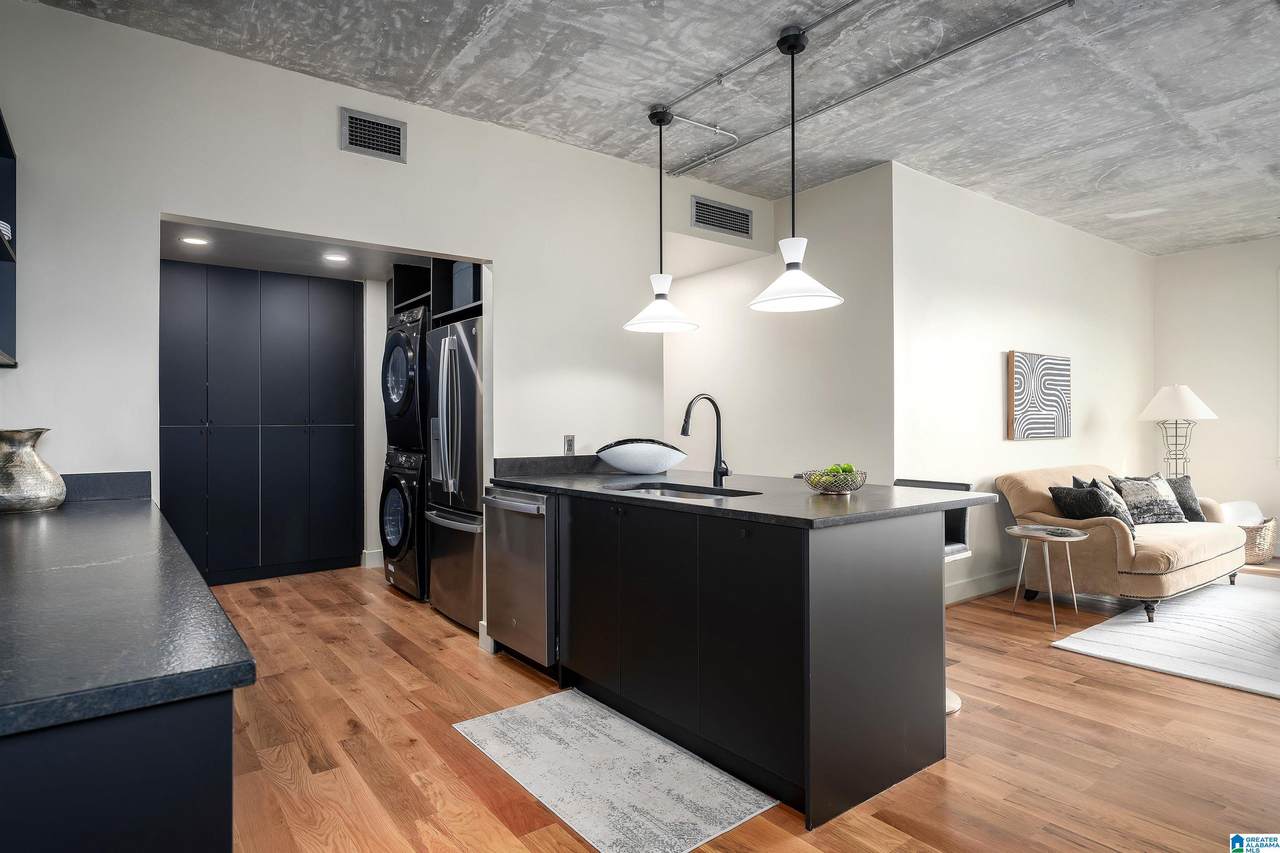 2625 Highland Avenue - Photo 1
