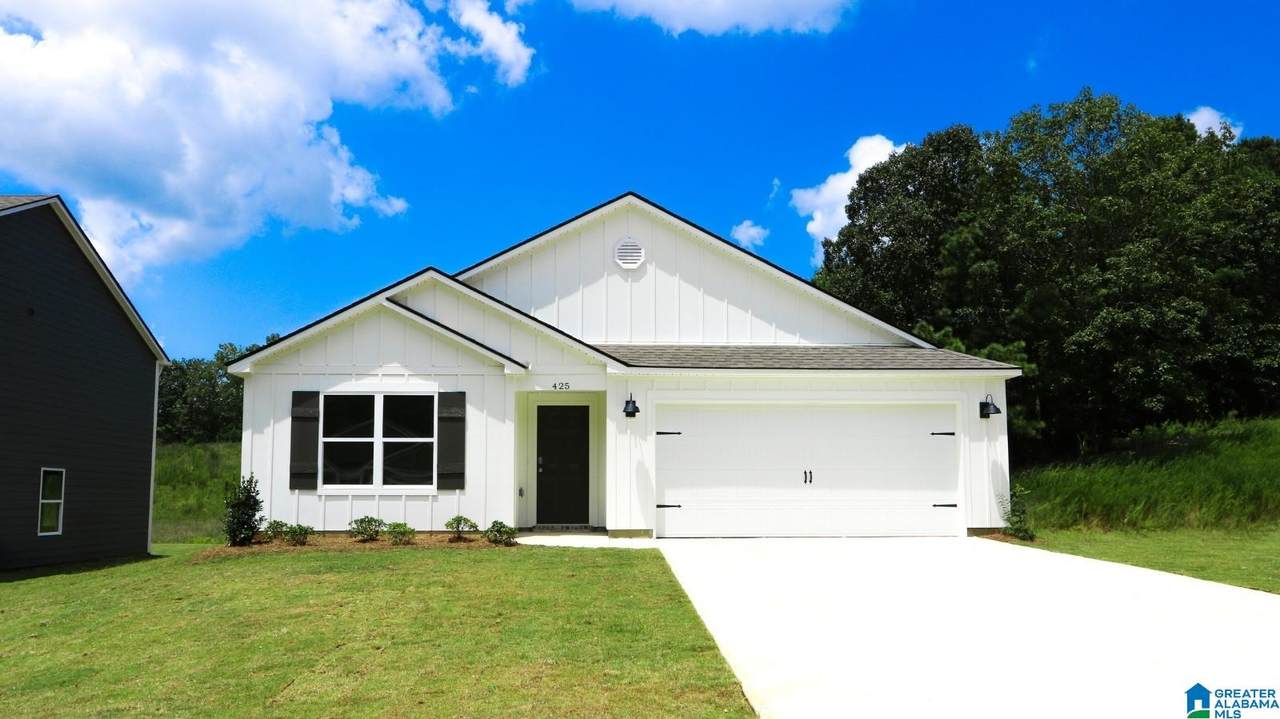 425 Pine Ridge Drive - Photo 1