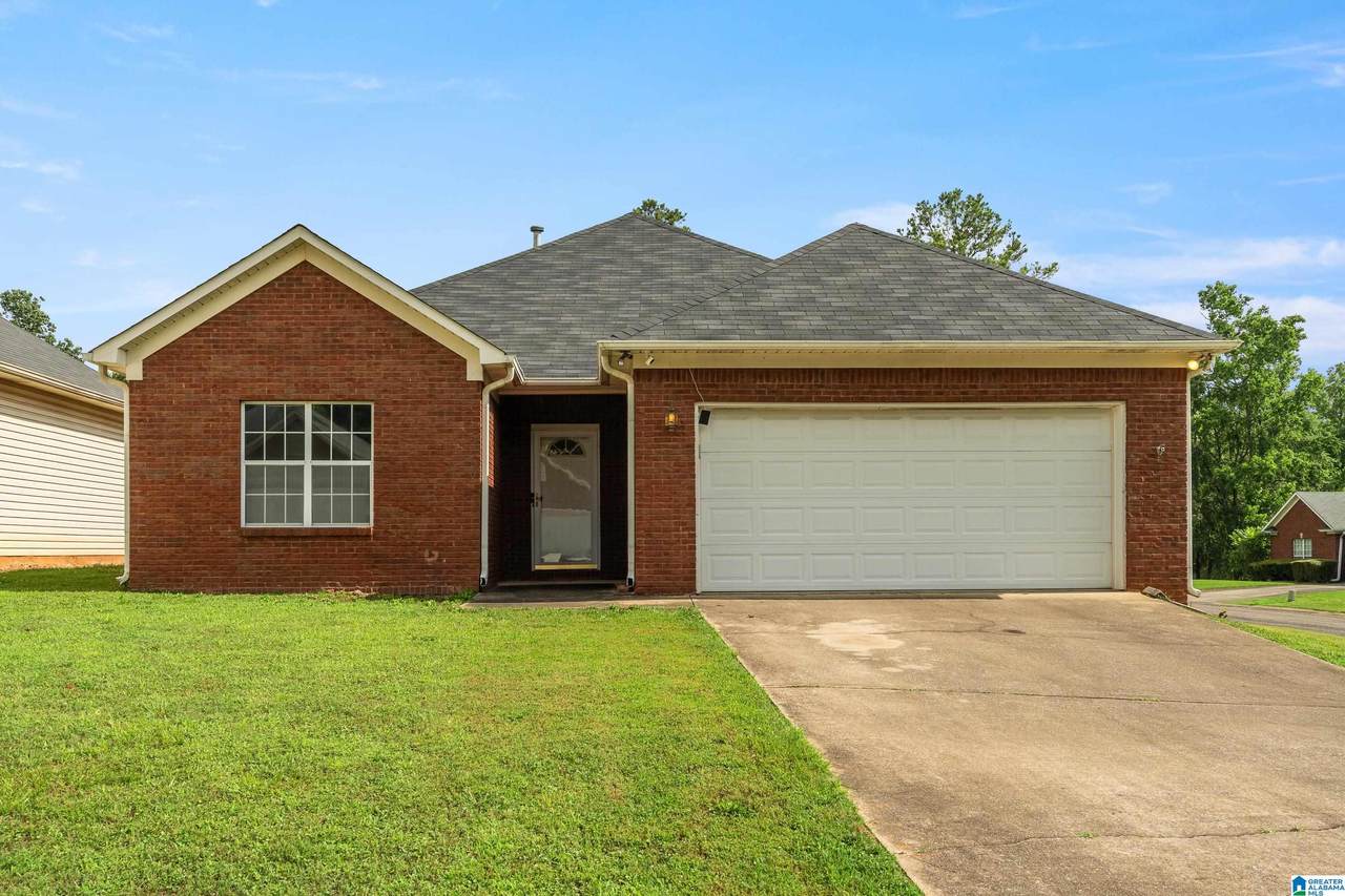 512 Lakeside Circle - Photo 1