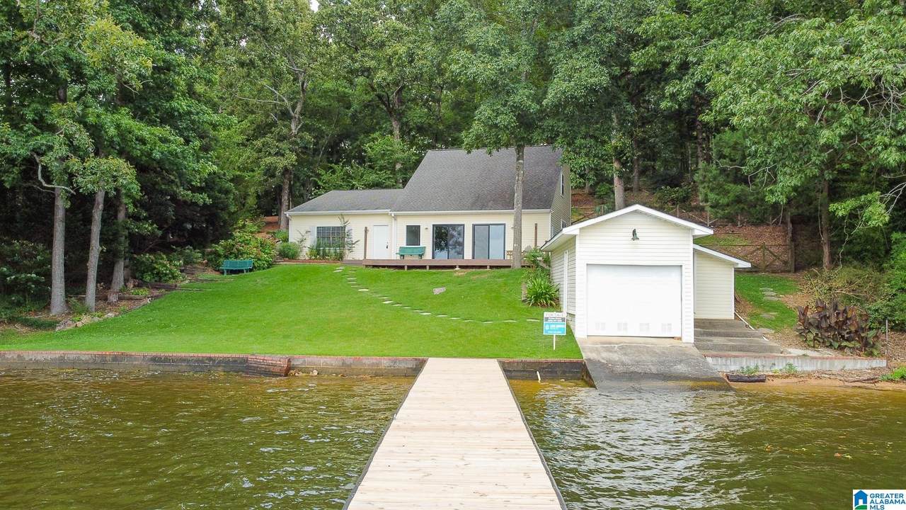 442 Lakeview Circle - Photo 1