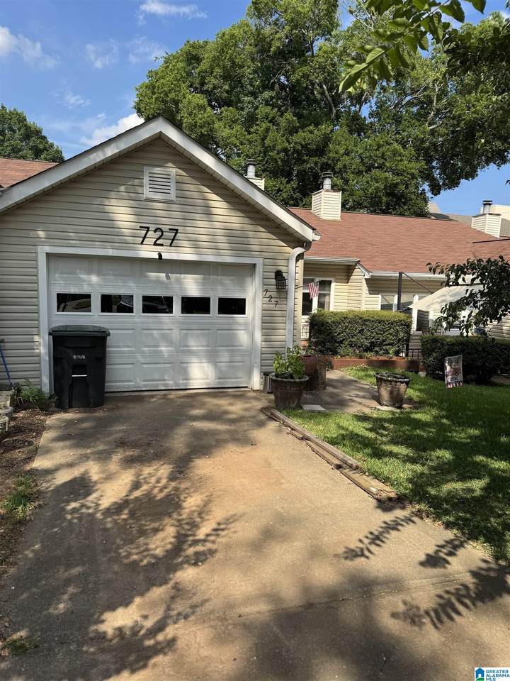 727 34TH STREET - Photo 1