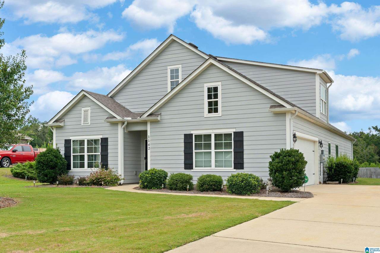 1142 Mountain Laurel Circle - Photo 1
