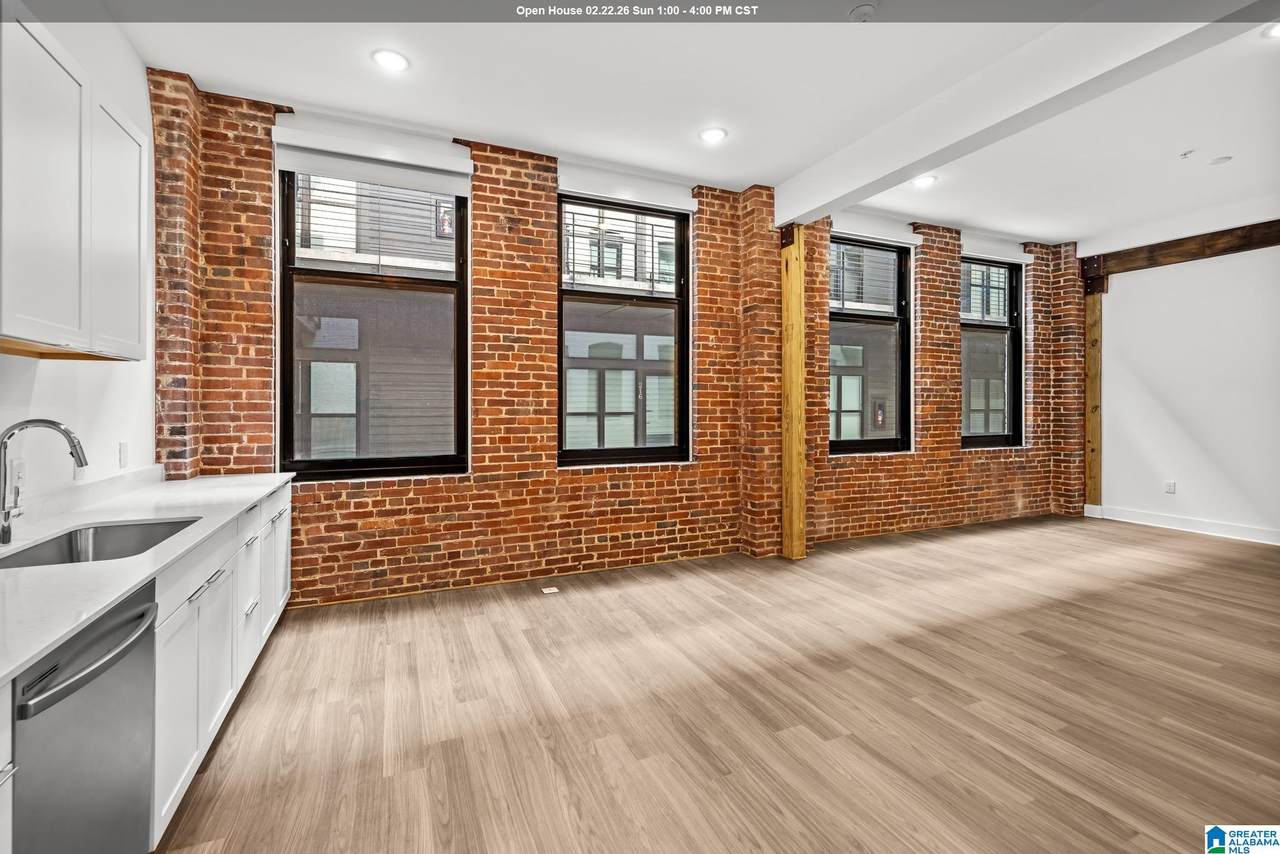 1329 4TH AVENUE - Photo 1