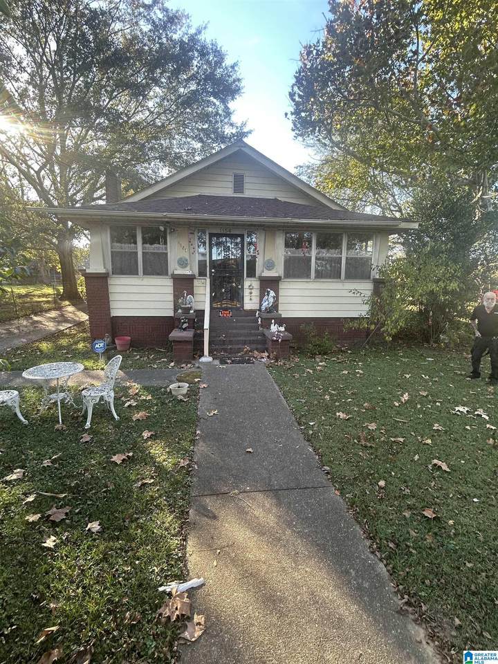 1154 Glasgow Street - Photo 1