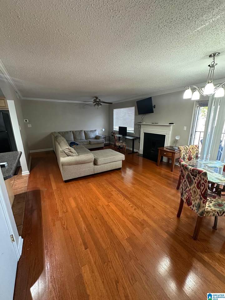 410 Skyview Drive - Photo 1