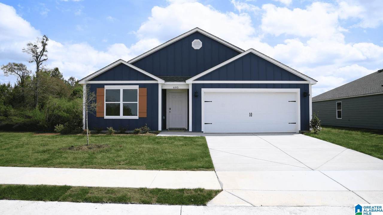 605 Aberdeen Trace - Photo 1
