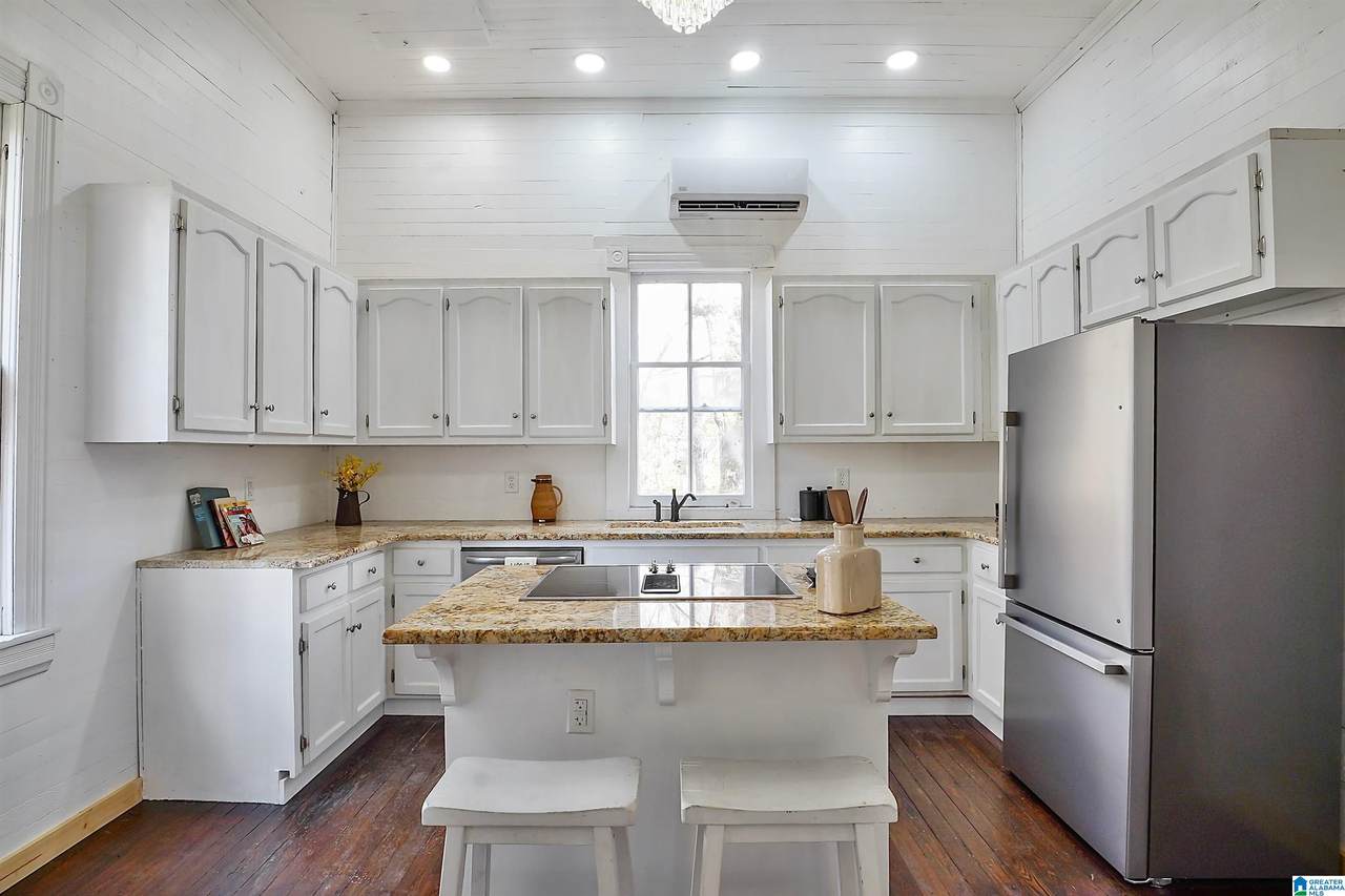 1715 Walnut Street - Photo 1