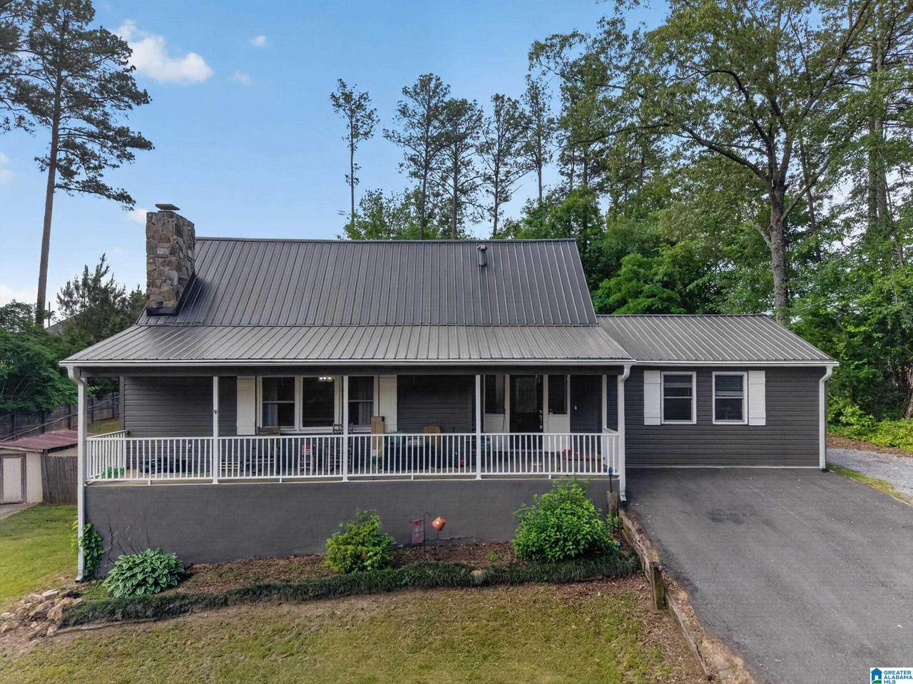 1424 Dearmanville Road - Photo 1
