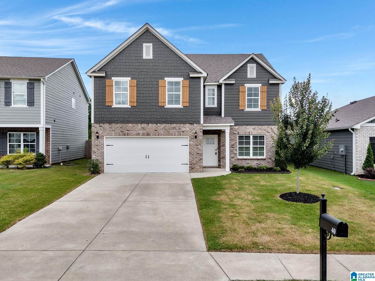 40 Cambridge Way - Photo 1