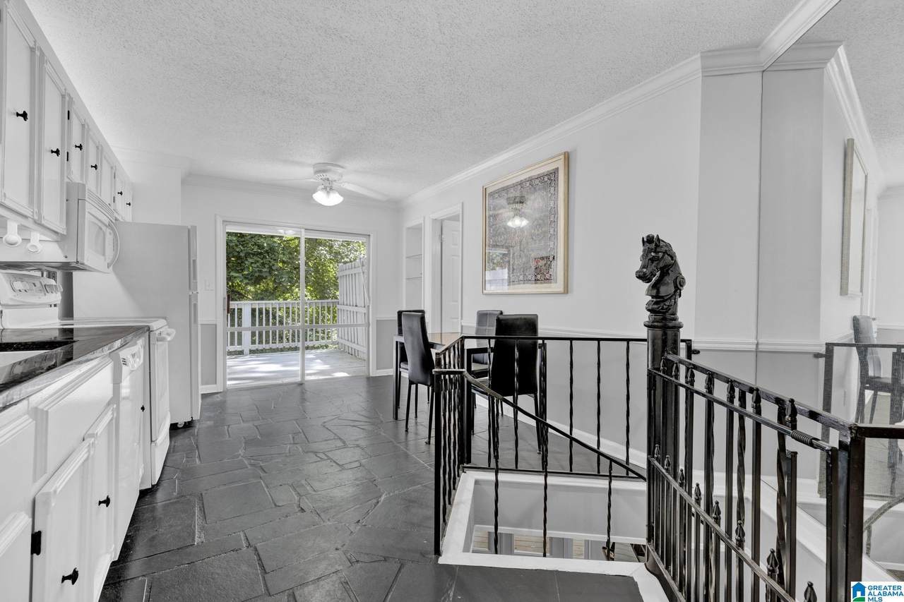 821 Vestavia Villa Court - Photo 1