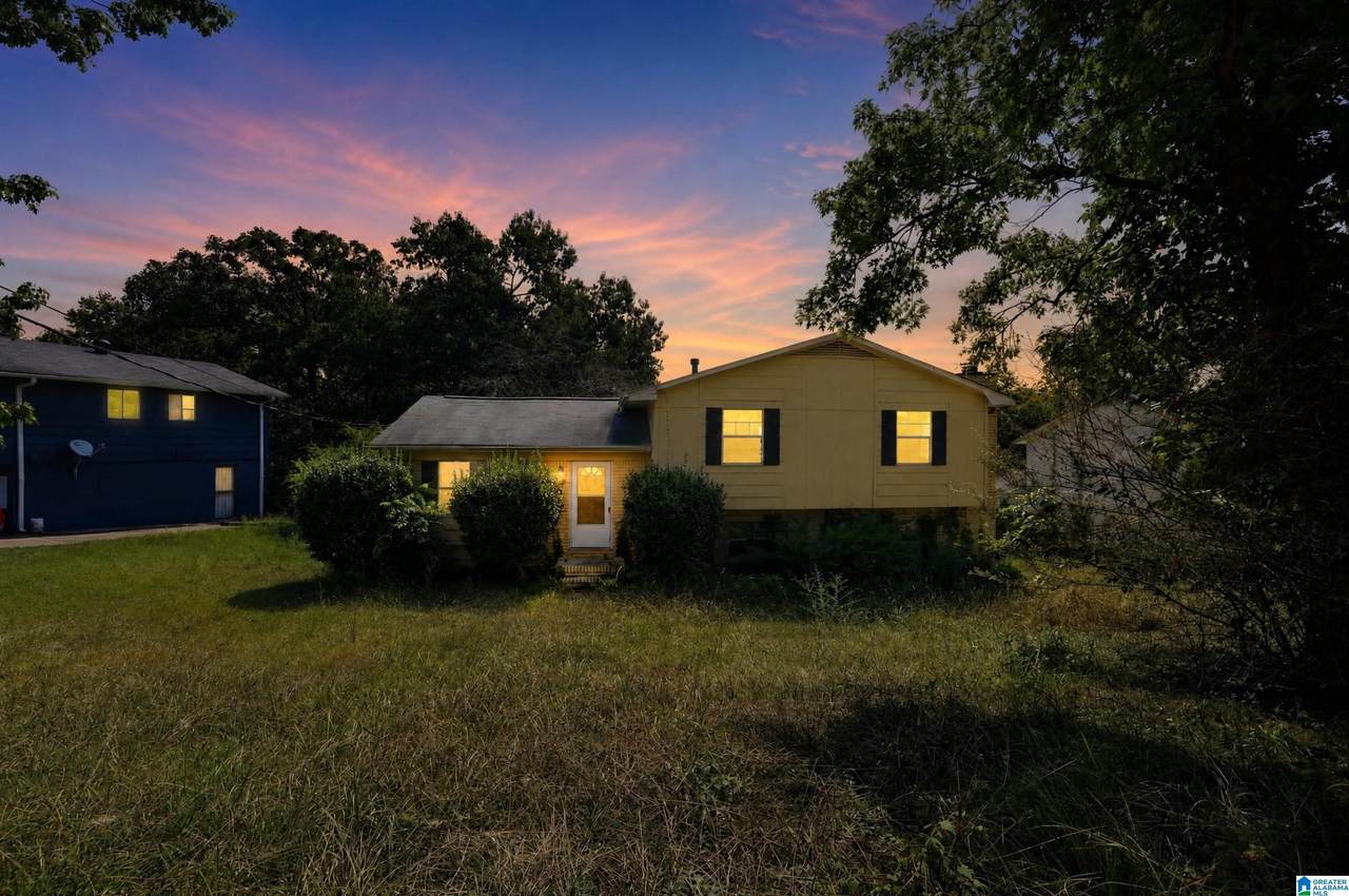 2811 Arrowhead Drive - Photo 1