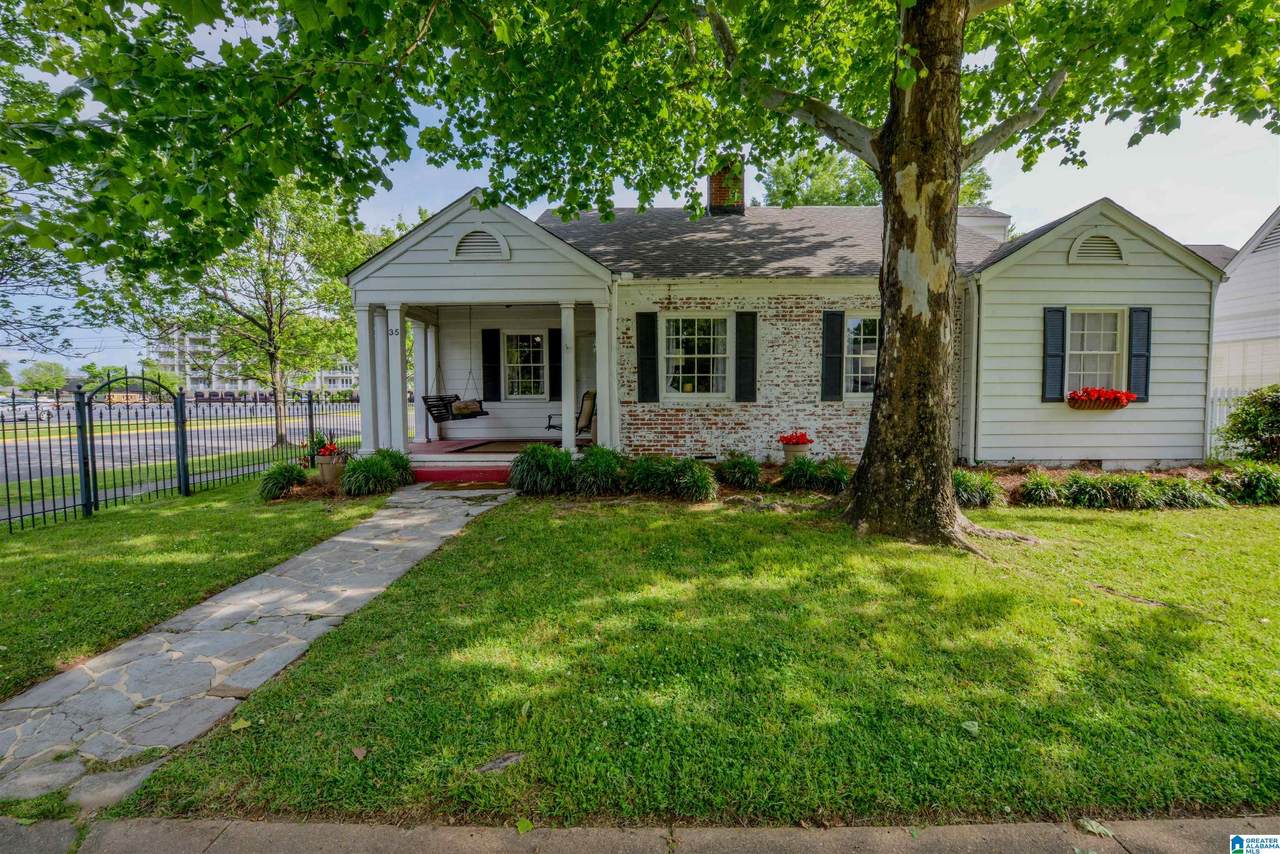 35 University Circle - Photo 1