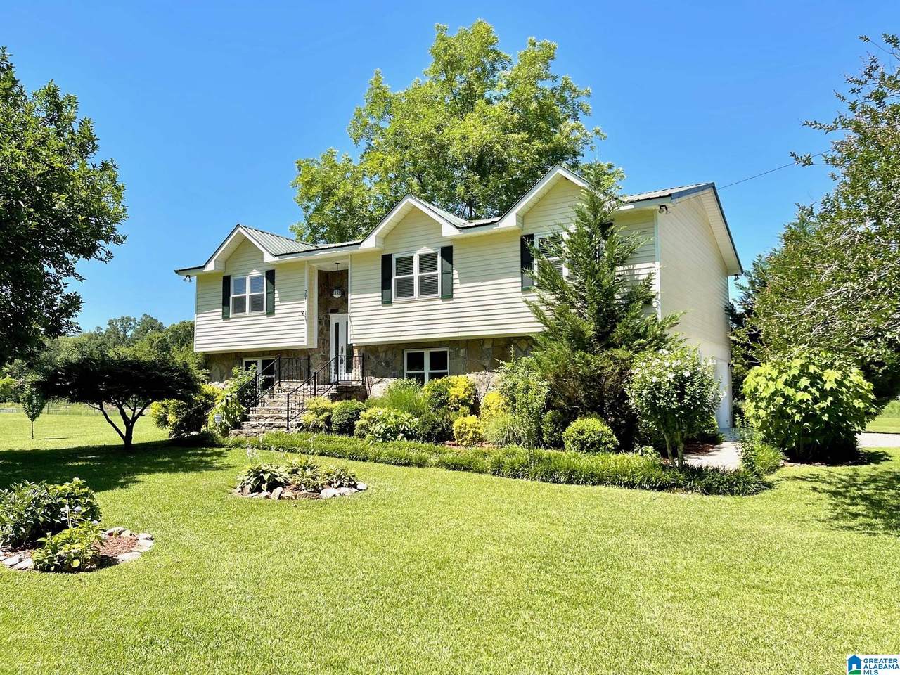 201 Oriental Drive - Photo 1