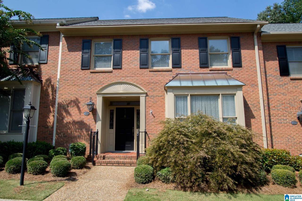 42 The Oaks Circle - Photo 1
